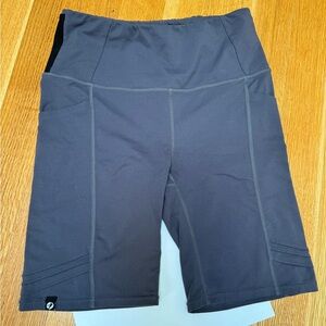 Oiselle Long Pocket Jogger Shorts - Size 08 - Color Obsidian